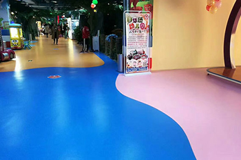济南塑胶地板厂家谈地板铺设季节怎么选